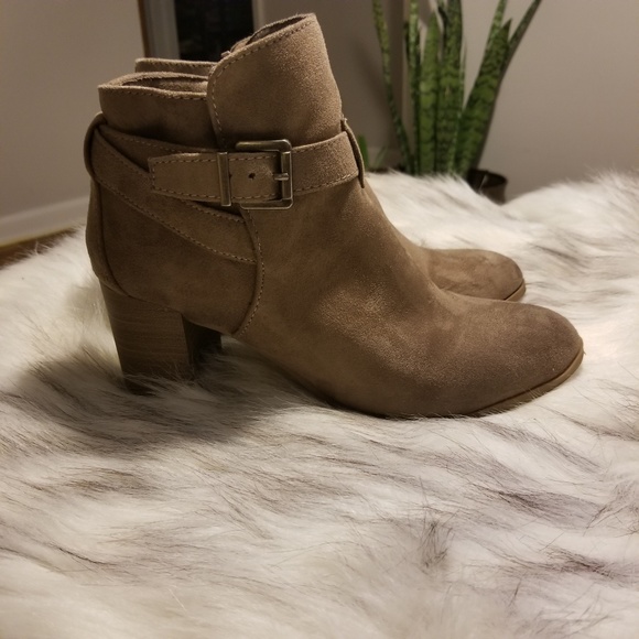 Heeled Ankle booties - Picture 1 of 4